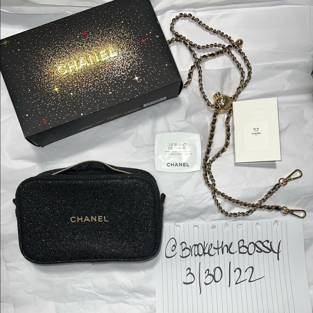 💯 Authentic Chanel 2021 Holiday 🎄 Makeup bag bundle